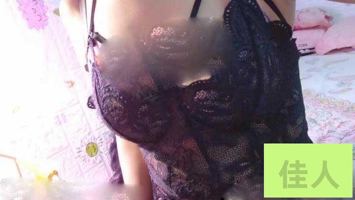 153641la9ktt92igb7xift.jpg