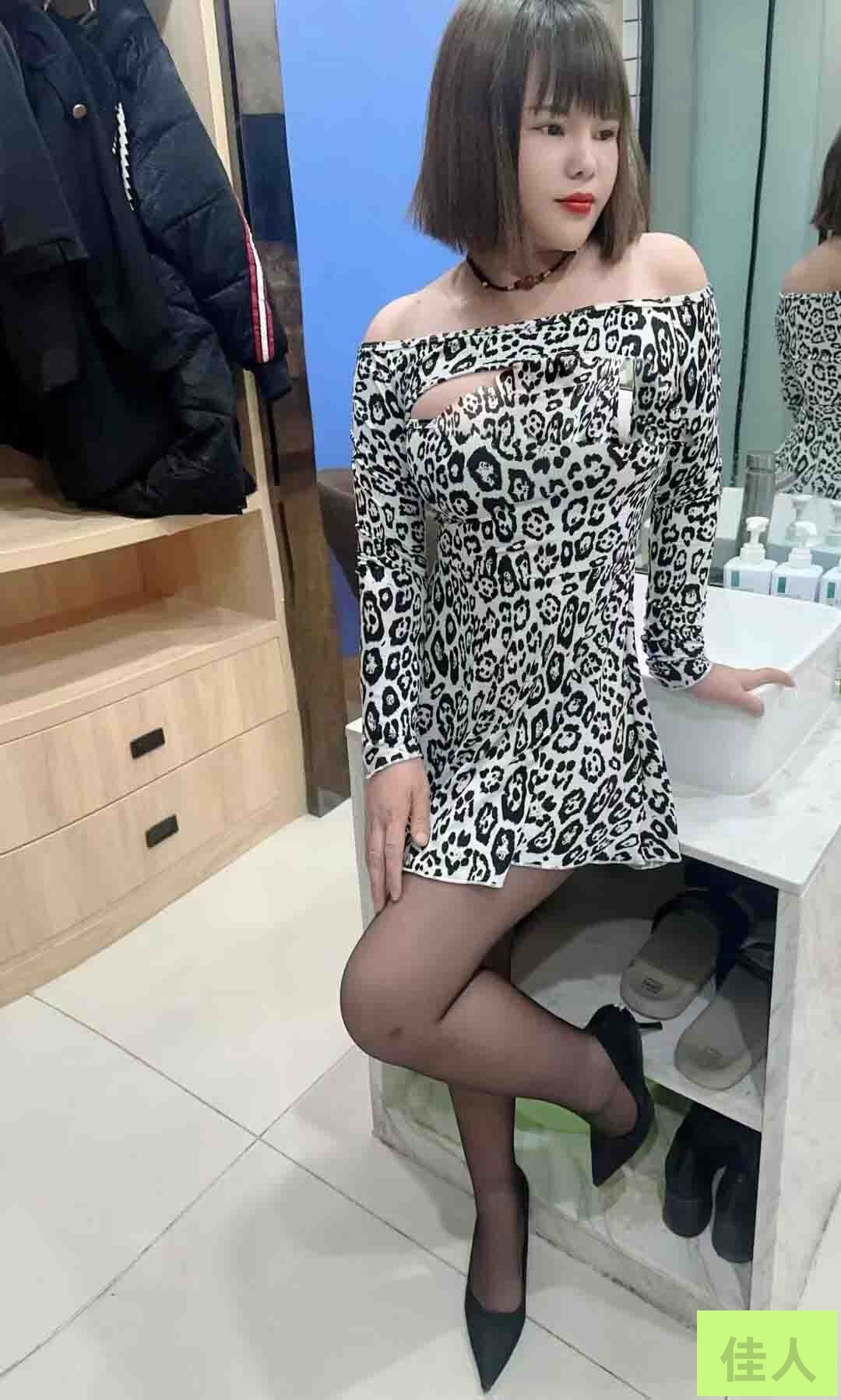 211506lucf9959k60zco5c.jpg