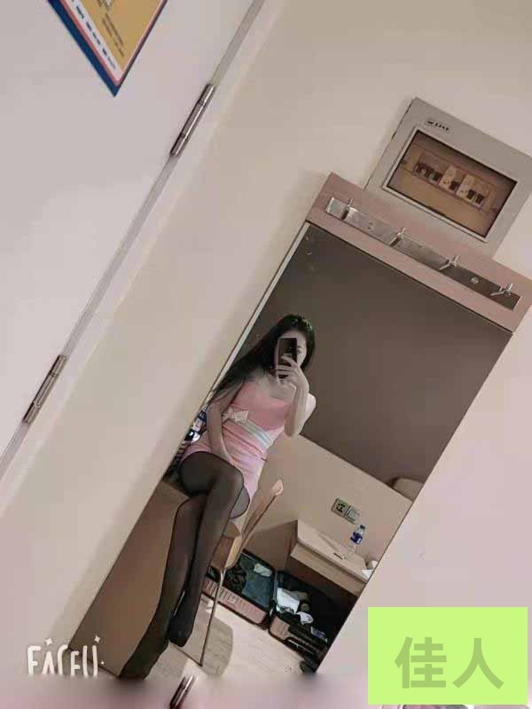 075500g6gb4jt16mm97gg4.jpeg