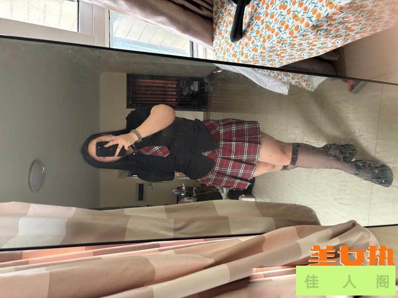 190003uqp880vlslve9els.jpeg