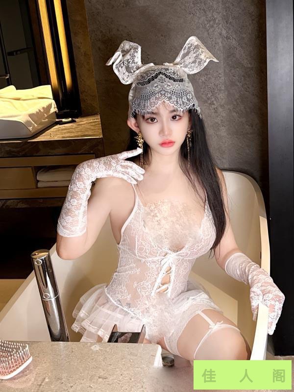 113004hllylyjs2s2bner4.jpg